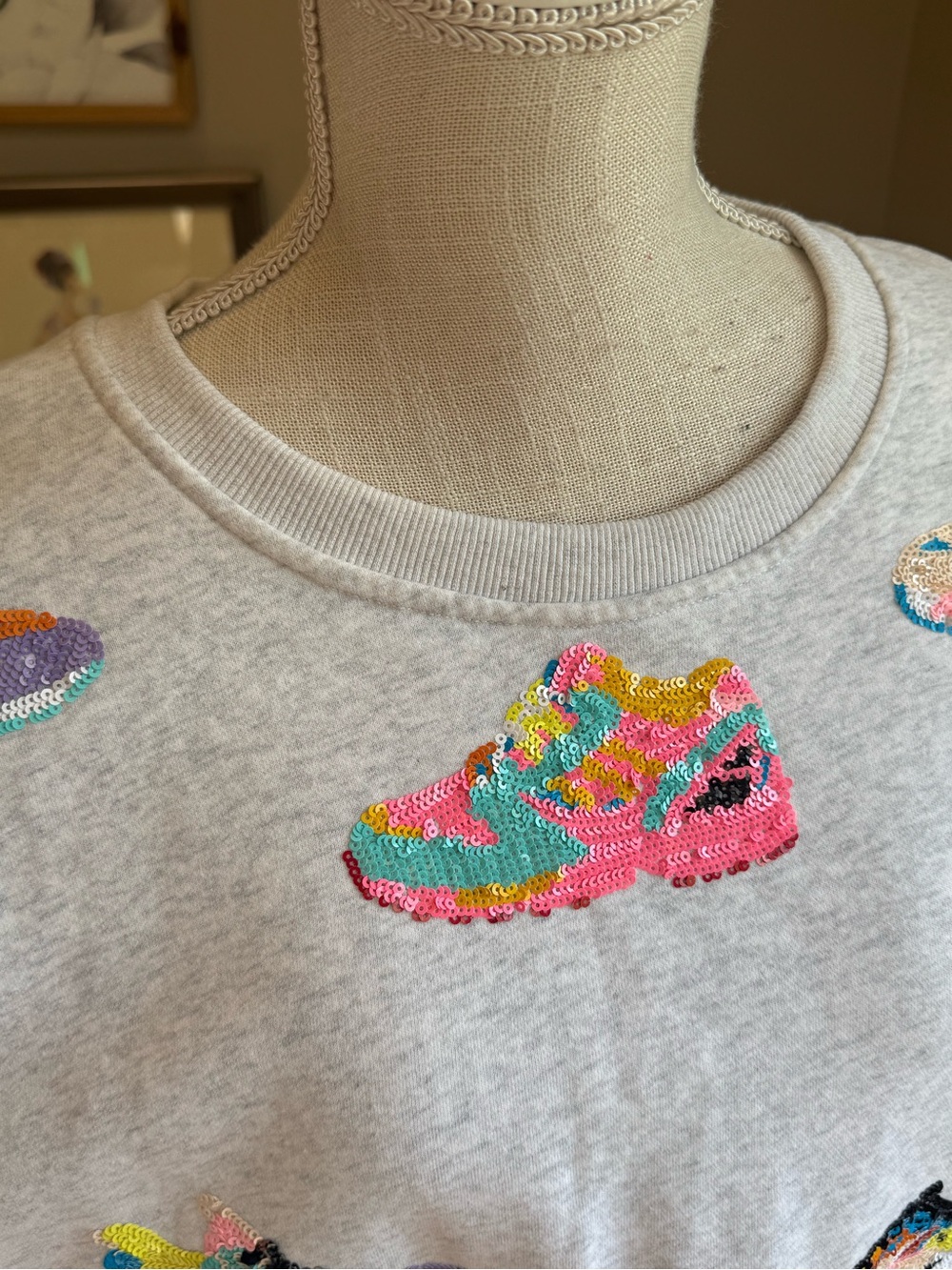 QUEEN OF SPARKLES Neon Sequin Sneaker Light Gray Sweatshirt Oversized - Picture 4 of 10